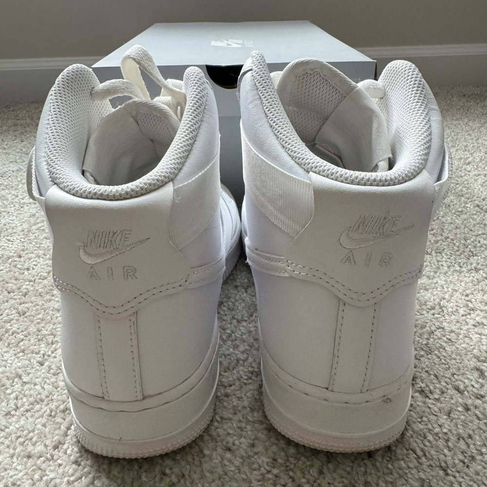 Nike Air Force 1 HI 07 Triple White Extra High Top Sneakers Size 8.5 DD9624 100 - Picture 4 of 6